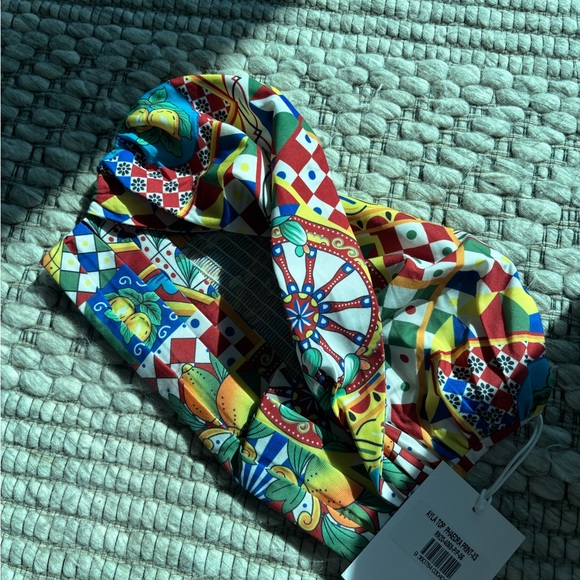 Colorful Patterned Crop Top - Picture 3 of 4